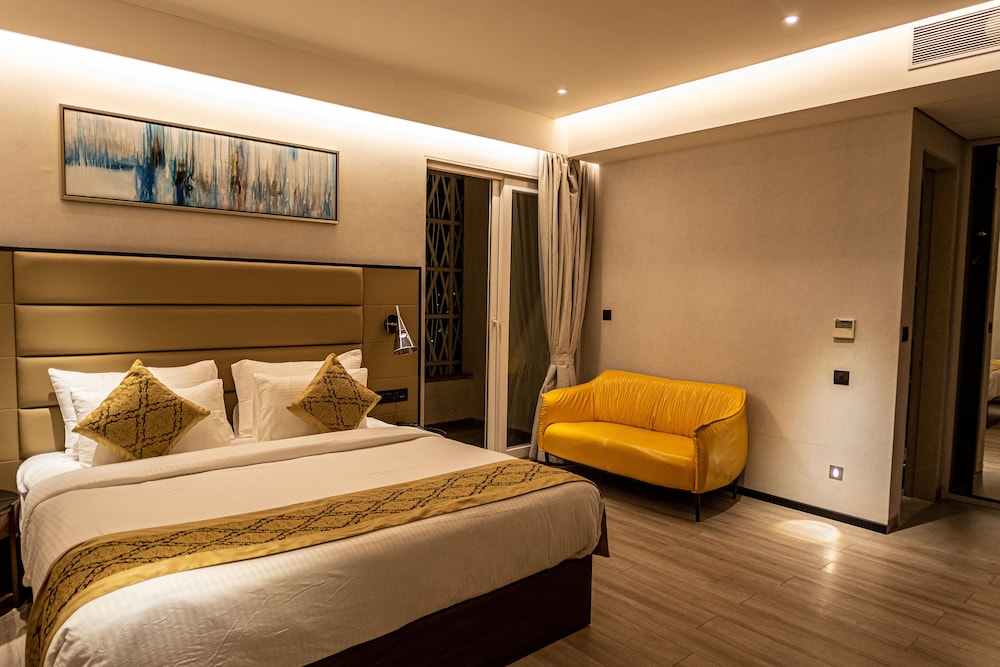 Executive Room - Photo 10