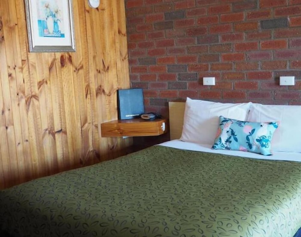 Queen Room photo 1