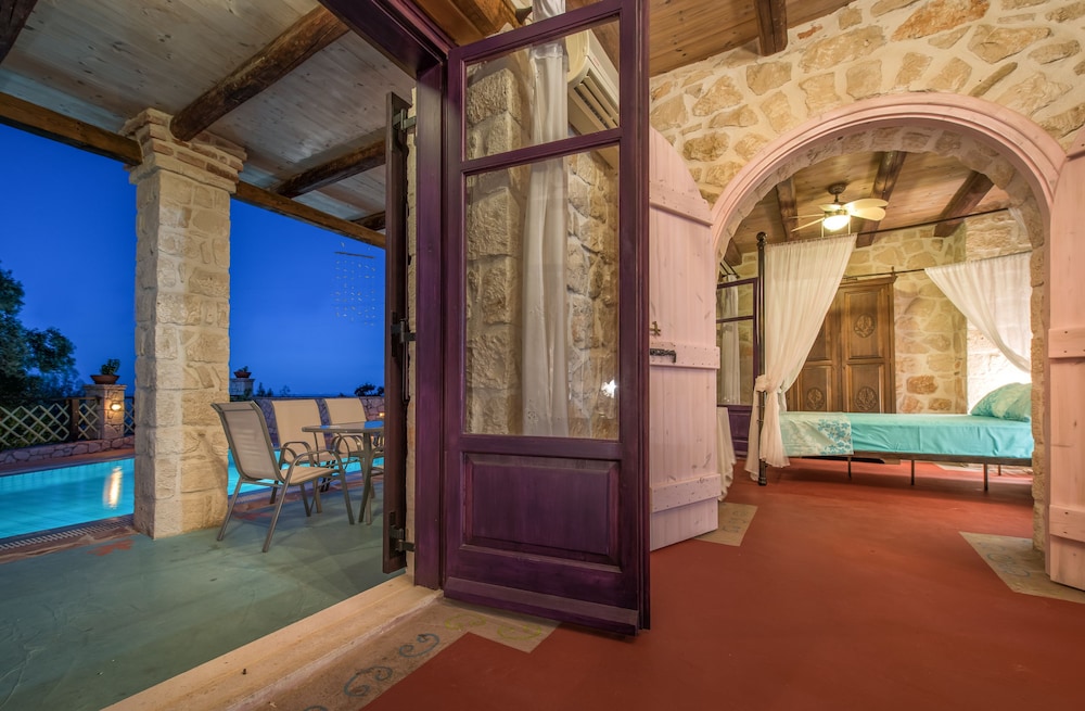 Apartment, 2 Bedrooms, Private Pool - Photo 2