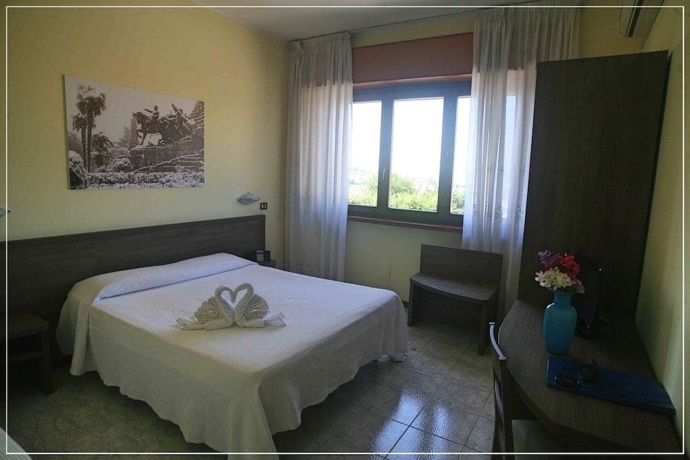 Double Room - Photo 7