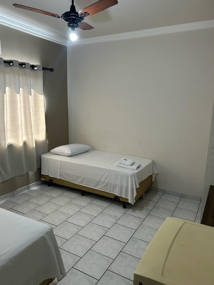 Economy Twin Room, 2 Twin Beds photo 2