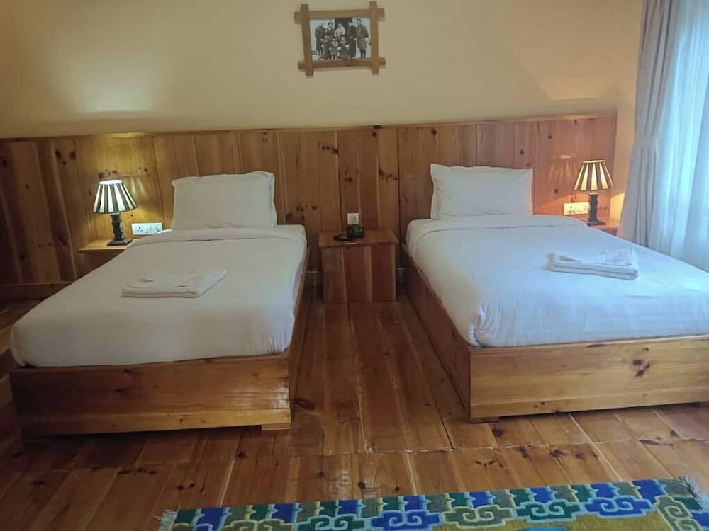 Standard Double or Twin Room, Mountain View photo 1