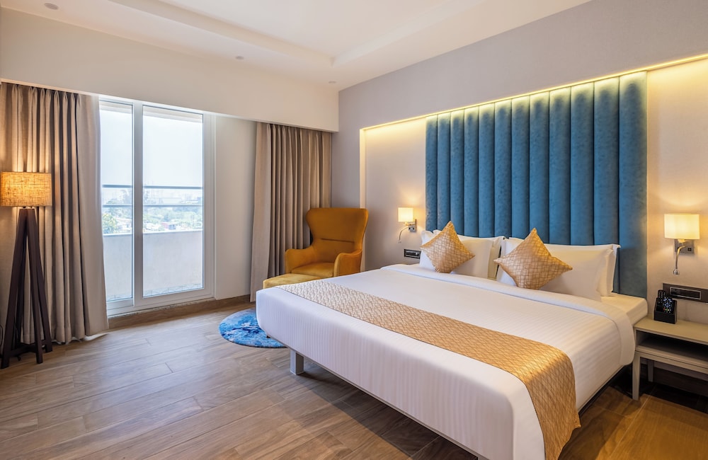 Signature Studio Suite, City View