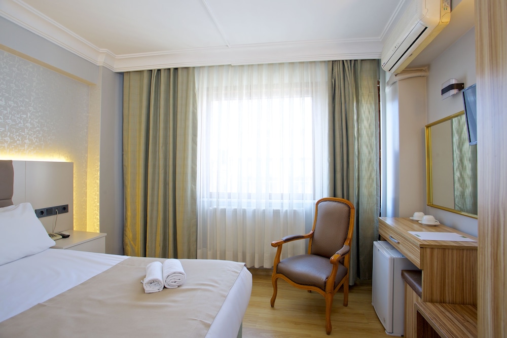 Standard Double or Twin Room photo 2