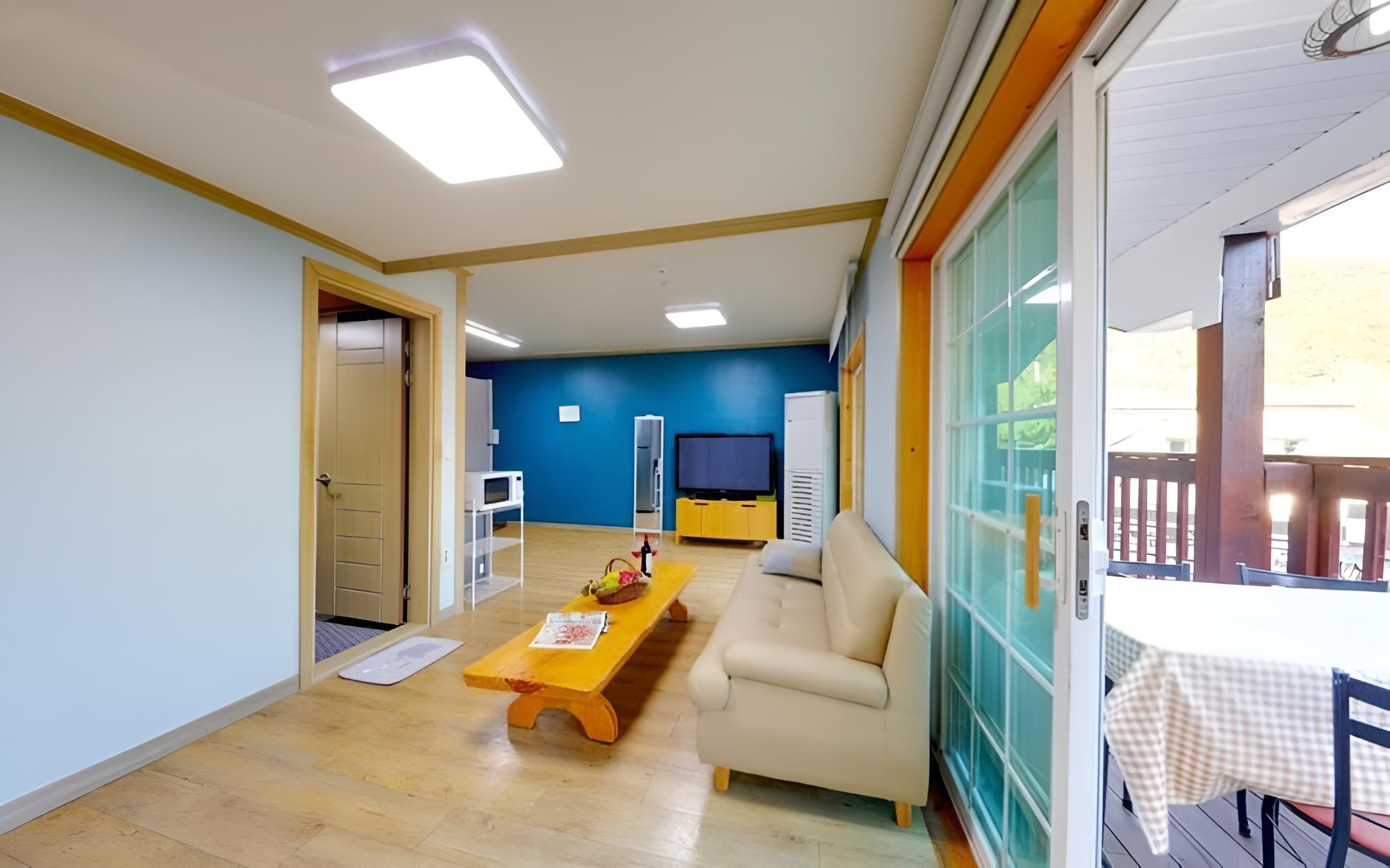 Room (Oh Aeganzaburo) - Photo 1