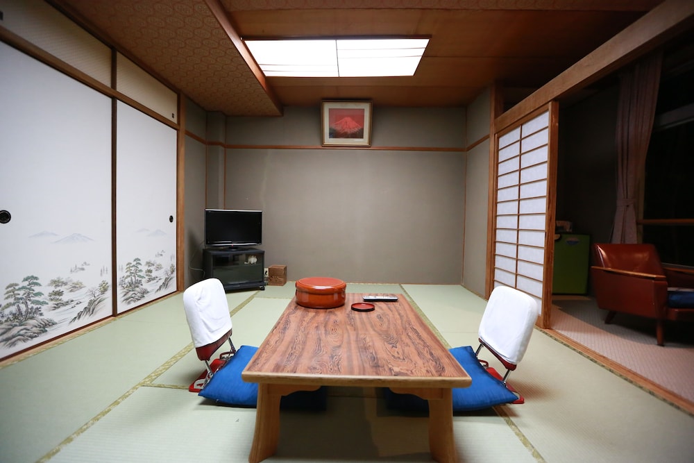 Traditional Room (Japanese Style, with 8 Tatami Mats)