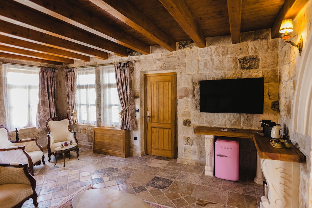Royal Suite (Caves) photo 3