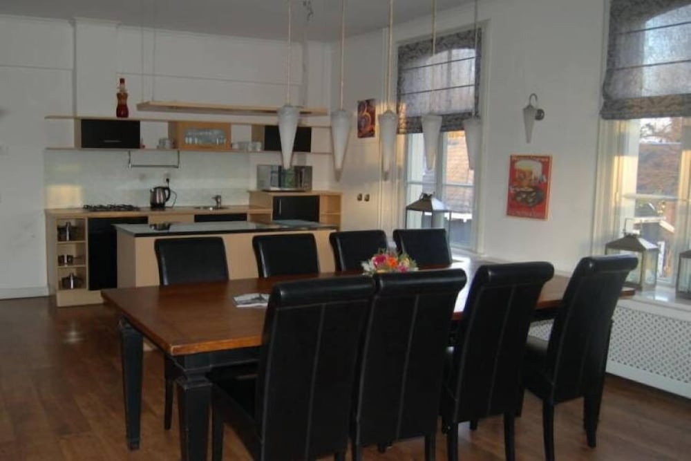 Basic Apartment, 5 Bedrooms, Non Smoking, 2 Bathrooms photo 2