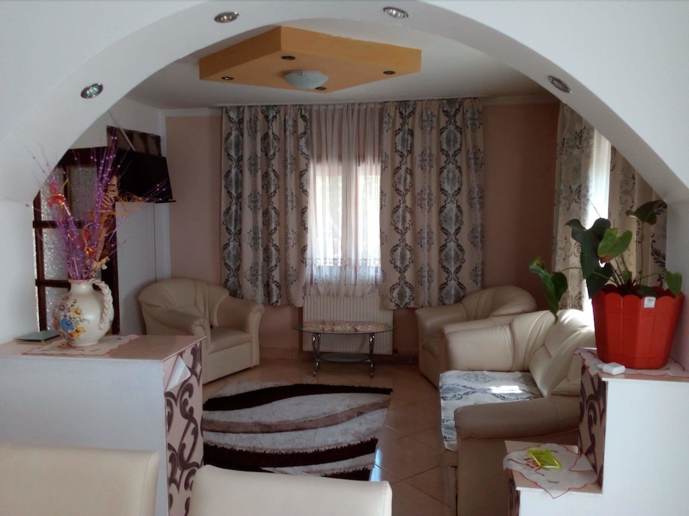 Economy Room, Non Smoking, Mountain View photo 1