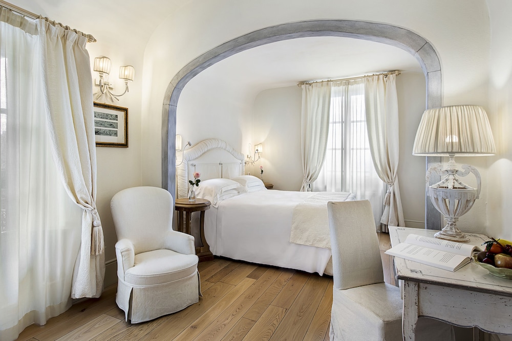 Deluxe Double Room Cortona's Roofs