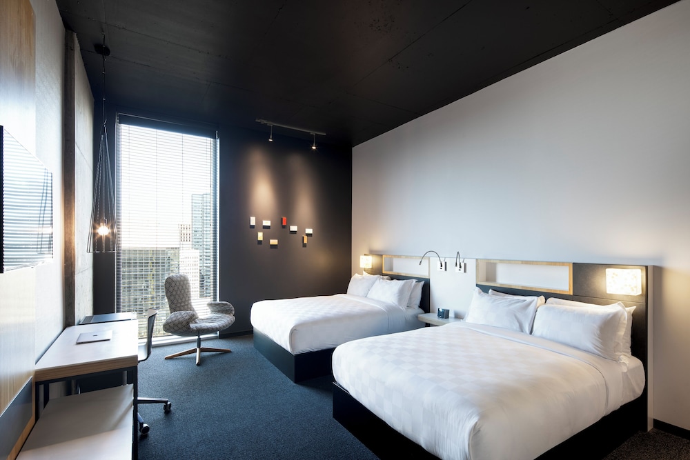 Room, 2 Queen Beds, City View