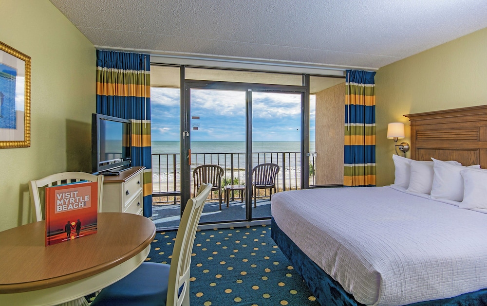 Schooner Oceanfront Junior Suite - Photo 1