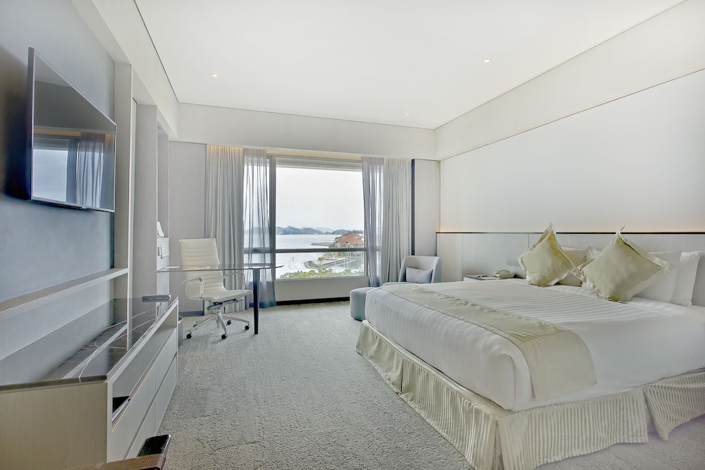 Pacific Executive Suite