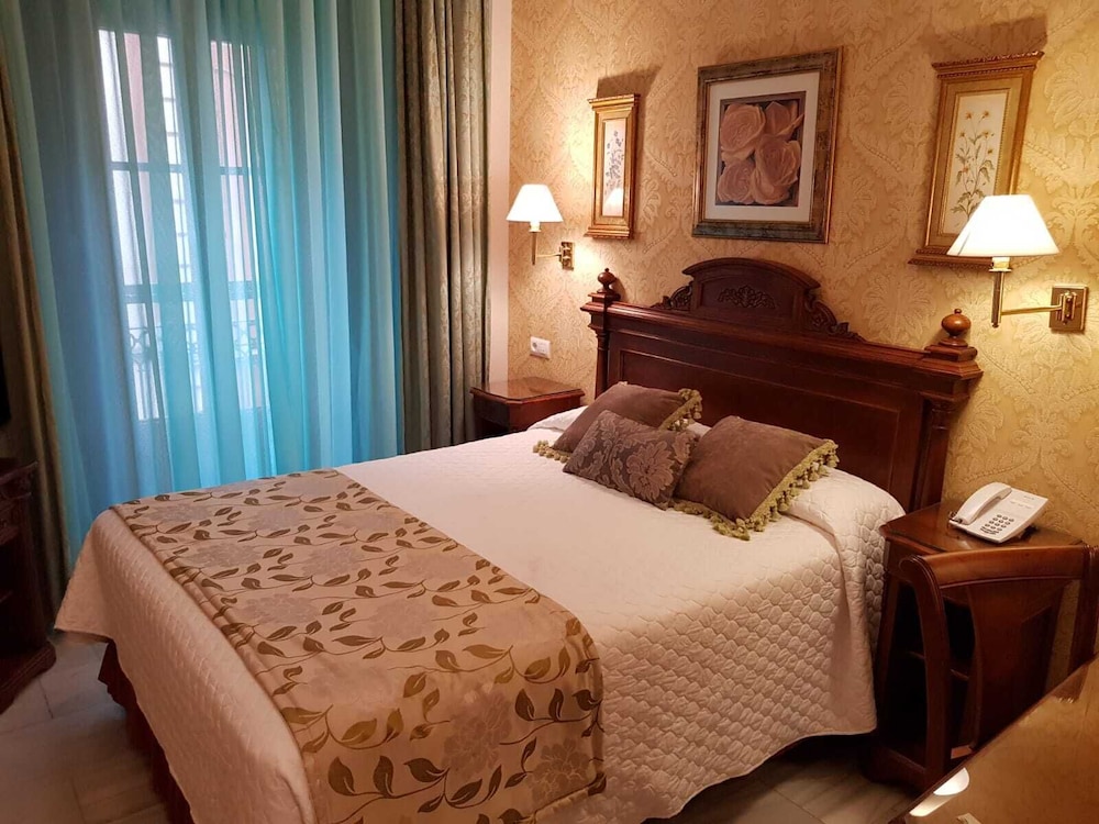 Double Room - Photo 9