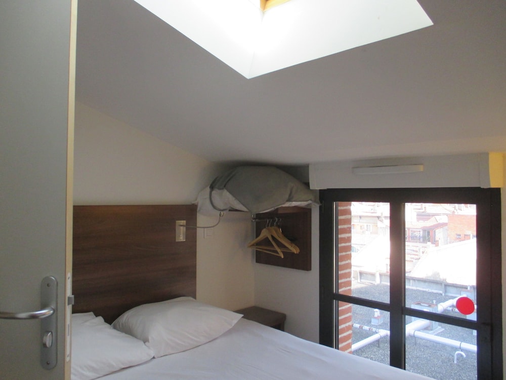 Standard Twin Room photo 2