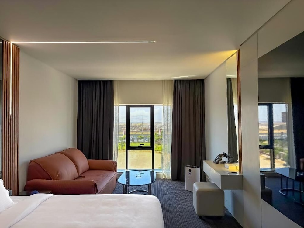 Grand Twin Room, City View (Deluxe  Smart) - Photo 4