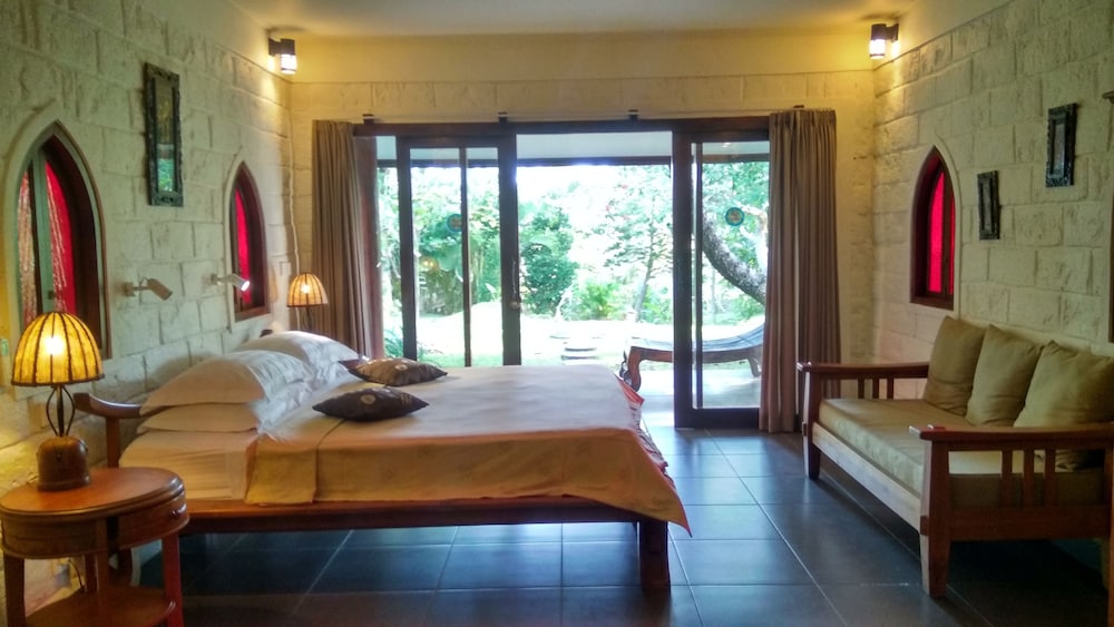 Two Bedroom Villa with Garden View - Photo 9