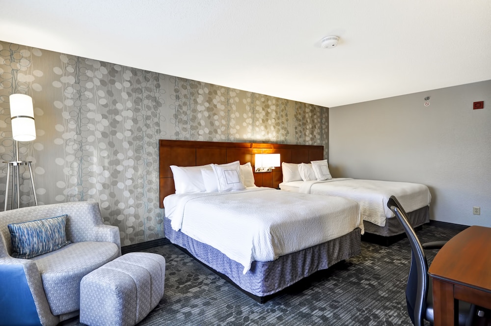 Deluxe Room, 2 Queen Beds - Photo 3