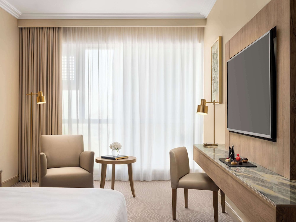 Superior Room, 3 Twin Beds, City View - Photo 3
