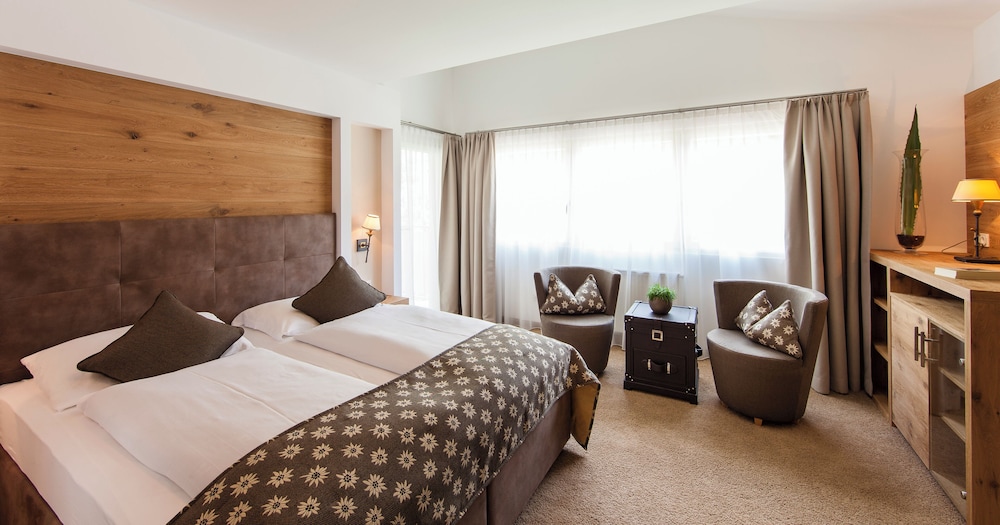 Economy Room