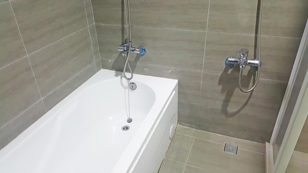 Quadruple Room, Bathtub (With Bathtub) photo 2