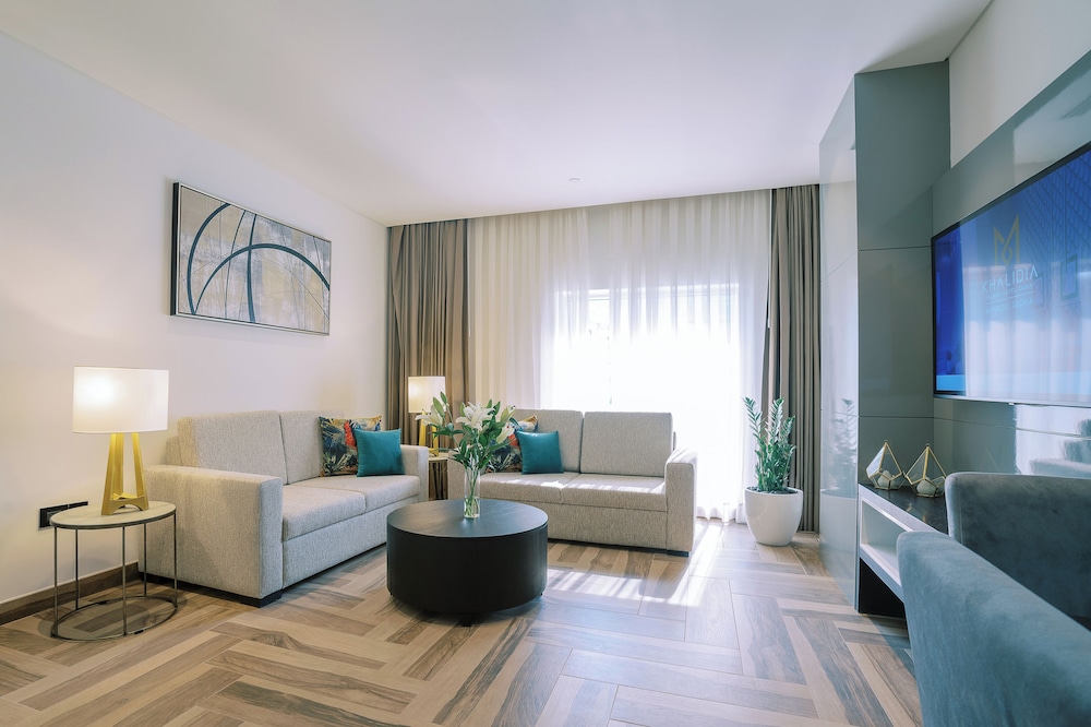 1Bedroom Suite w/ Kitchenette,15% off F&B, shuttle to Deira CityCenter,AlGhurair Mall & LaMer Beach photo 3