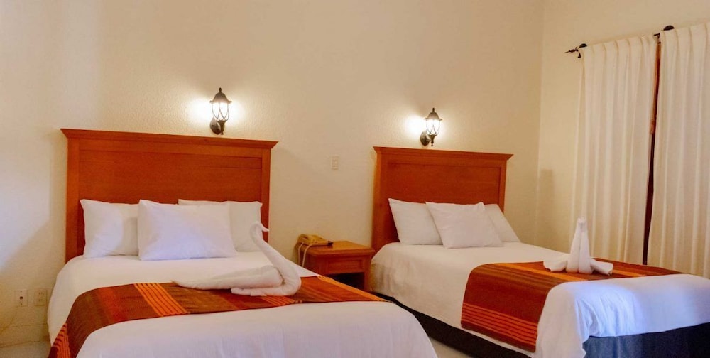 Standard Double Room, 2 Queen Beds, Garden View photo 3