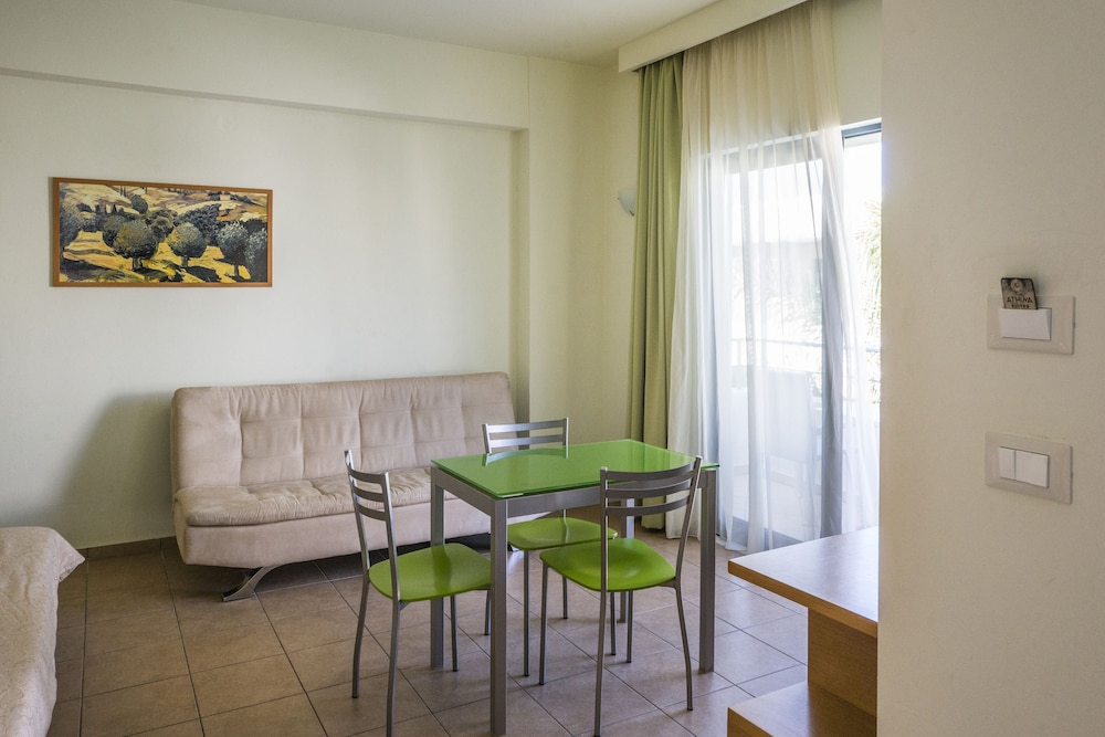 One Bedroom Apartment with Garden View photo 3