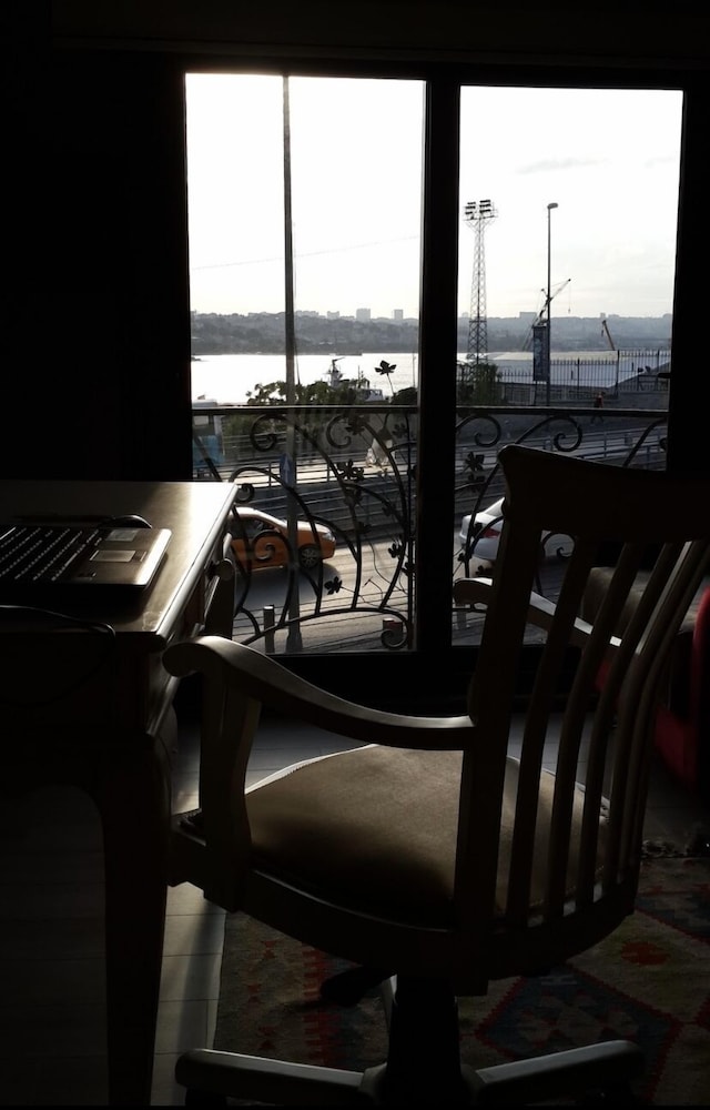 Deluxe Room, Sea View (Bay Window) photo 2