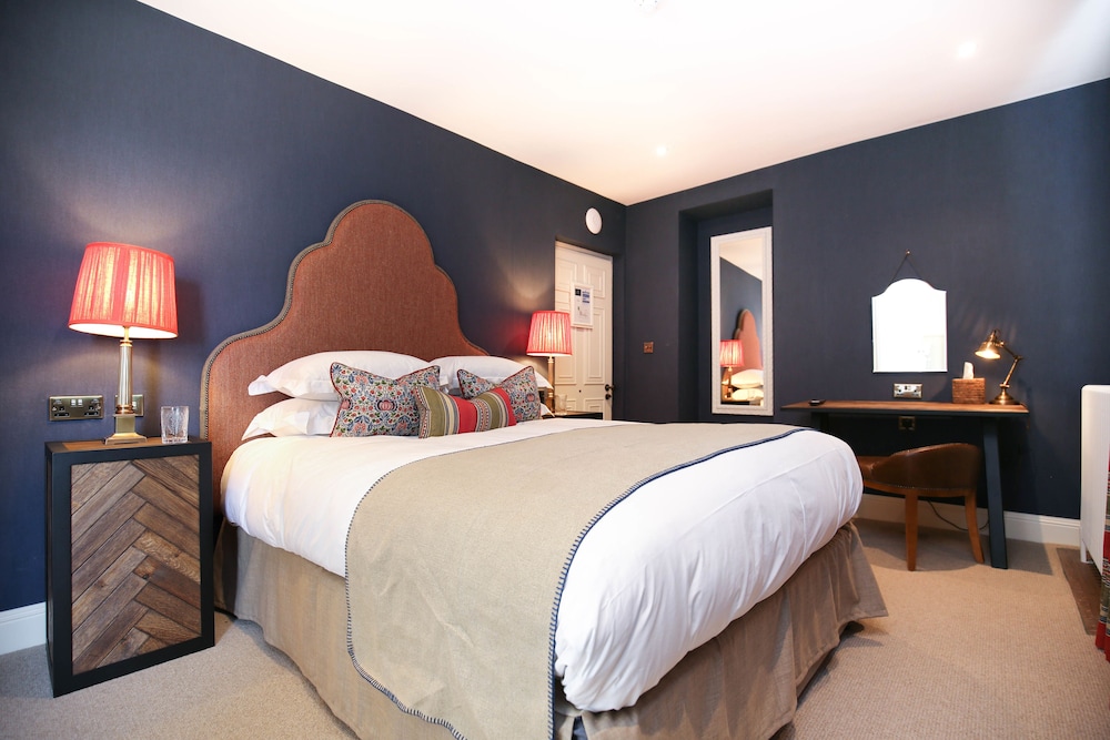 Classic Double Room, 1 King Bed, Ensuite (non-pet-friendly) photo 2