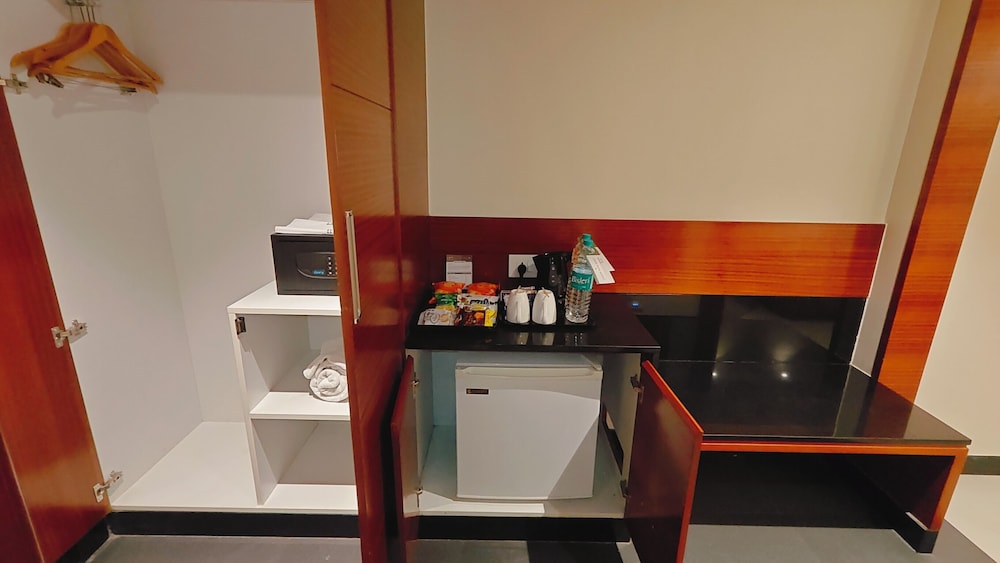Luxury Suite - Photo 16