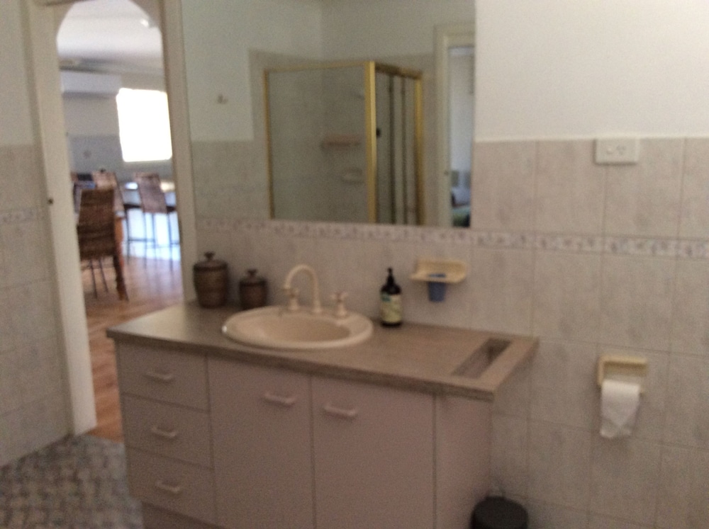 House, 3 Bedrooms photo 2