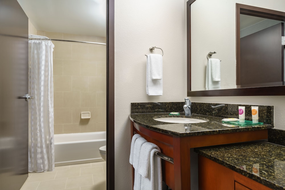 Standard Room, Multiple Beds - Photo 3