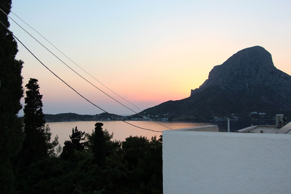 Standard Apartment, 3 Twin Beds, Balcony, Partial Sea View