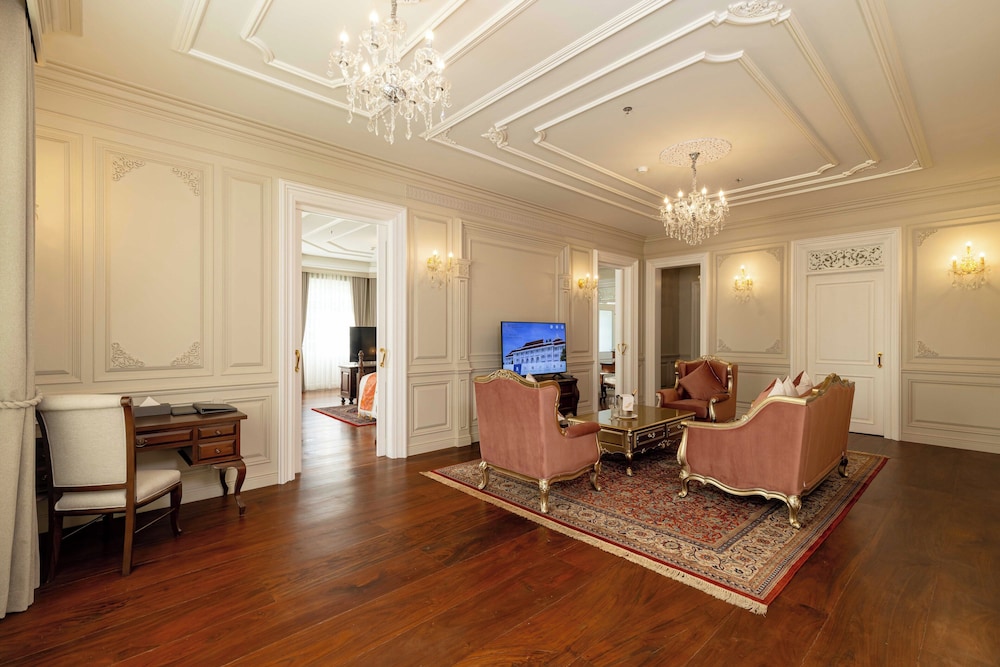 Presidential Suite, Balcony, City View
