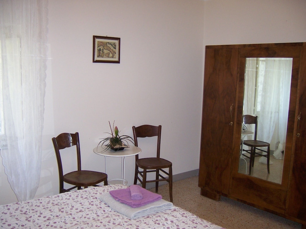 Double Room, Shared Bathroom photo 1