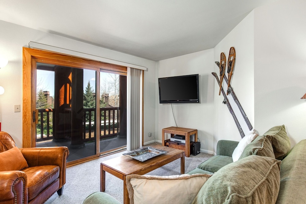 Condo, 2 Bedrooms