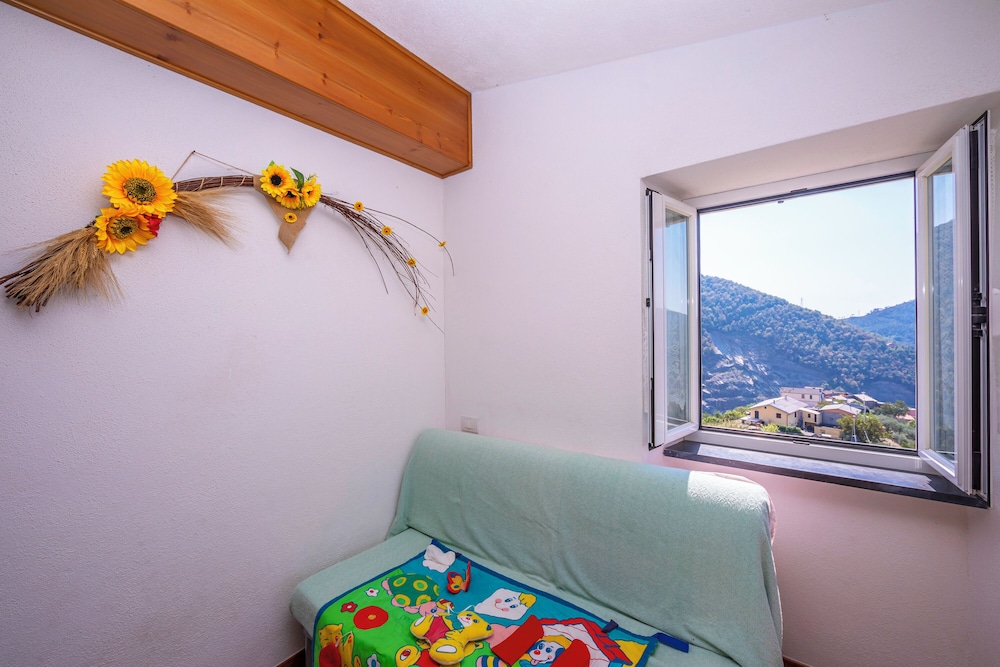 Family House, 2 Bedrooms, Mountainside (Paulotti Antico Borgo First Floor) photo 2