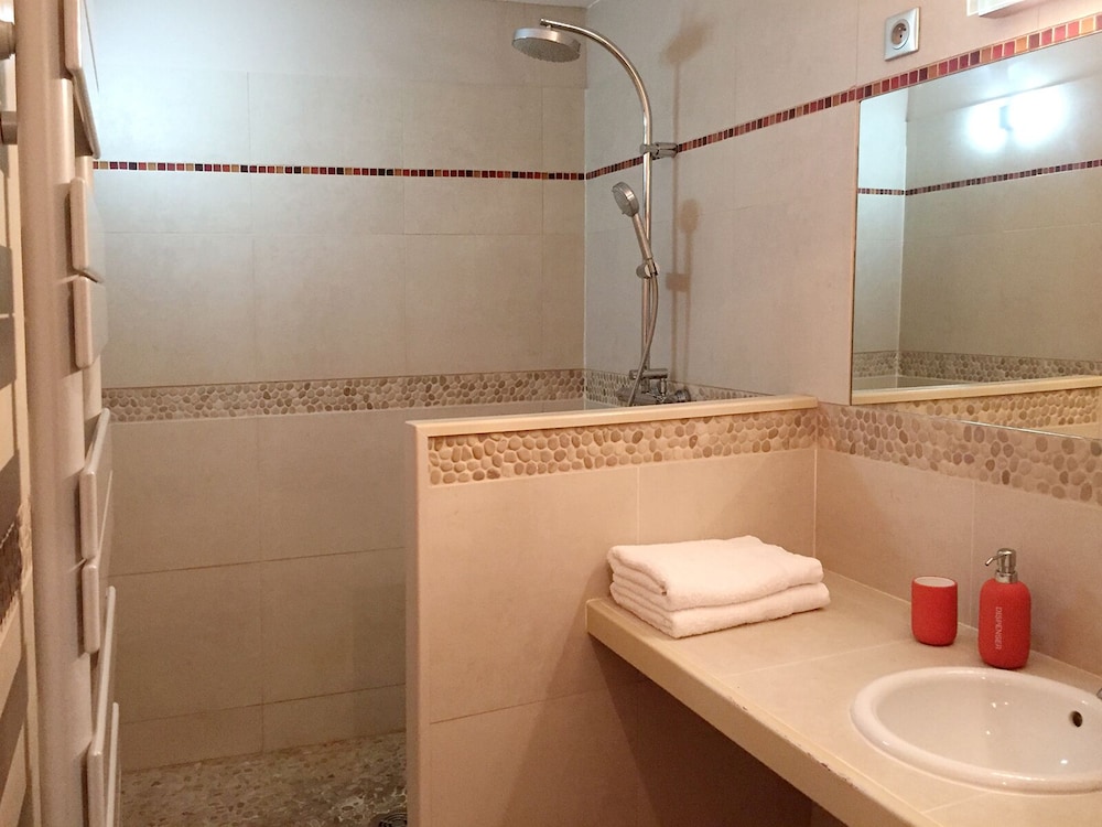 Twin Room, Non Smoking (Terre) photo 3