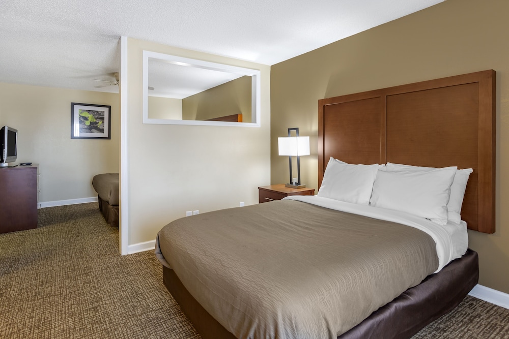 Family Suite, Multiple Beds, Non Smoking photo 1