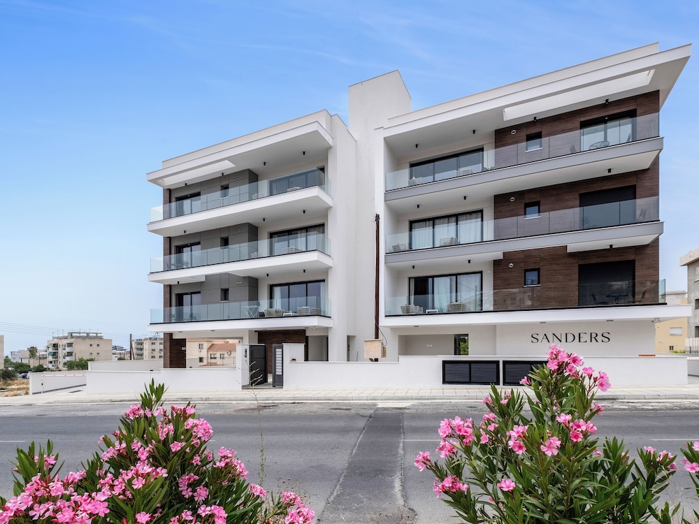 Apartment, 2 Bedrooms, Balcony, City View photo 2