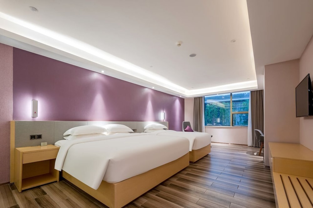 Family Triple Room, City View photo 1