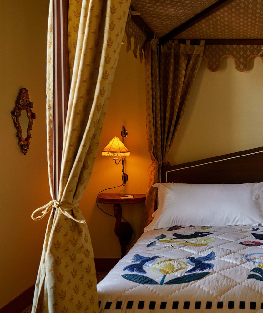 The Tomorrow Suite - Photo 4