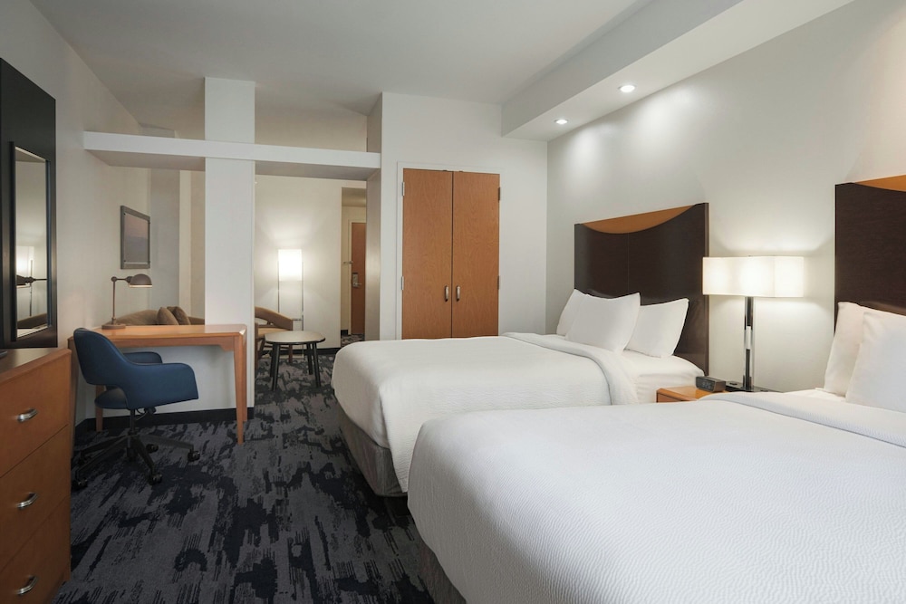 Suite, Multiple Beds - Photo 3