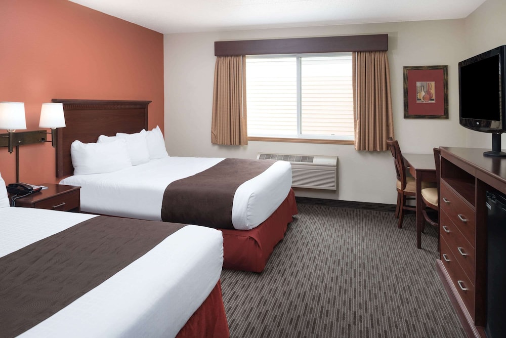 Room, 2 Queen Beds, Non Smoking (Pet-Friendly) photo 1
