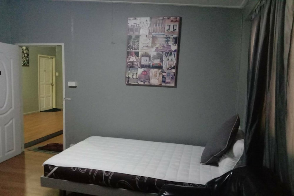 Basic Single Room photo 2