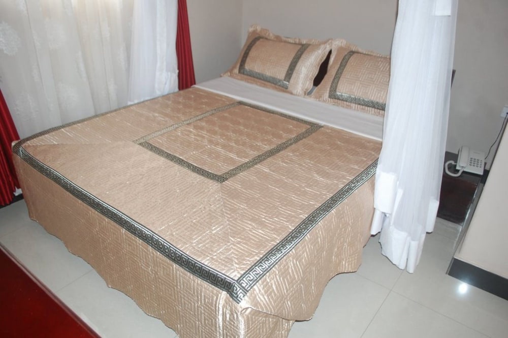 Double Room (No A/C)