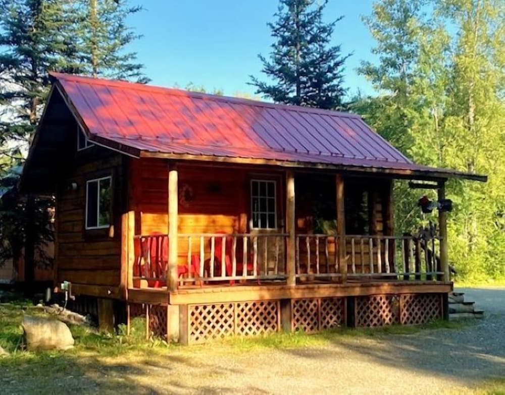 Snoozin Moose Cabin photo 1