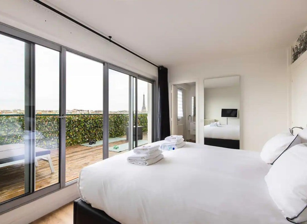 Basic Apartment, Balcony, Park View photo 1