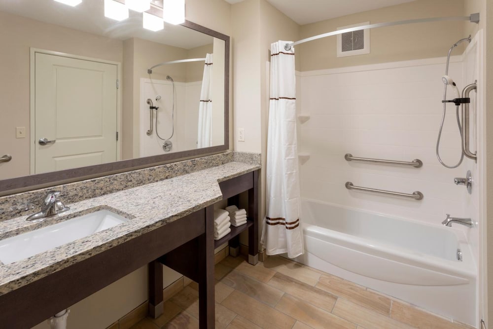 Room, Multiple Beds, Accessible photo 3
